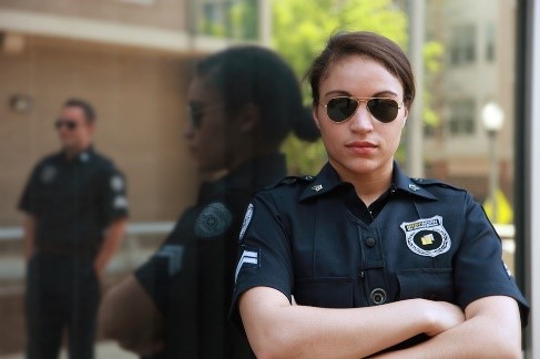 Image of a lady police officer